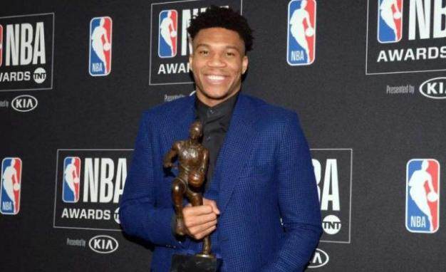 2026世界杯高清平台-【人物】超级蓝领竟两度夺魁 字母哥，MVP的耻辱